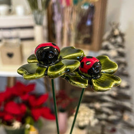 Coccinelle Porte-Bonheur sur Trèfle en Céramique