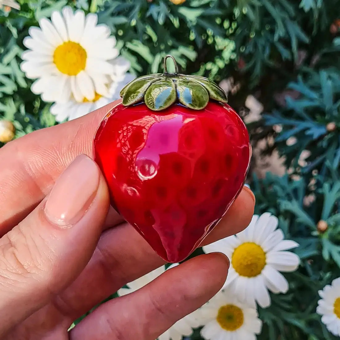 Fraise en céramique avec sa tige