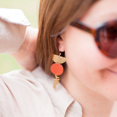 Atelier réaliser ses boucles d'oreilles en cuir upcyclé et acier inoxydable