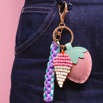 Kit Canette Bag Charm Pshiiit - Strawberry Milk