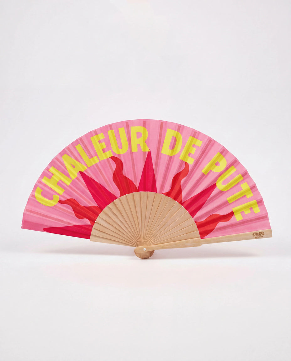 Éventail Chaleur de Pute Soleil Mojito en bois naturel, motif soleil rose et rouge, vue de face
