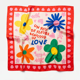 Foulard Fleurs & Love Soleil Mojito à plat, bordure cœurs roses et fleurs multicolores, 70x70 cm