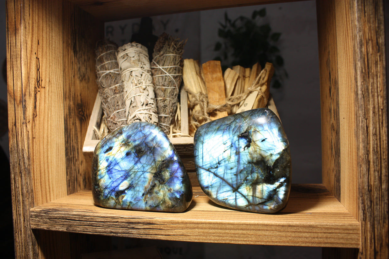 Maxi Labradorite