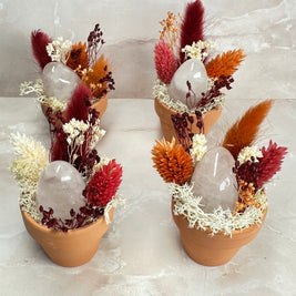 Composition Florale & Œuf Yoni en Quartz Rose
