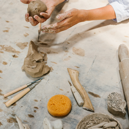 Atelier modeler et décorer sa céramique personnalisée - 21/11/26