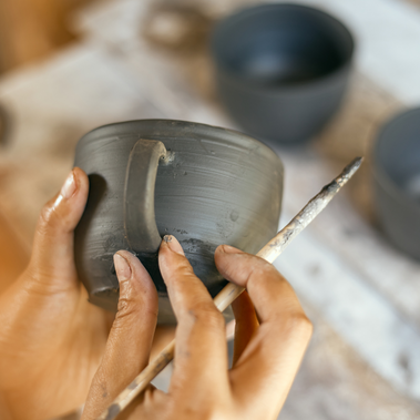 Atelier modeler et décorer sa céramique personnalisée - 21/11/26