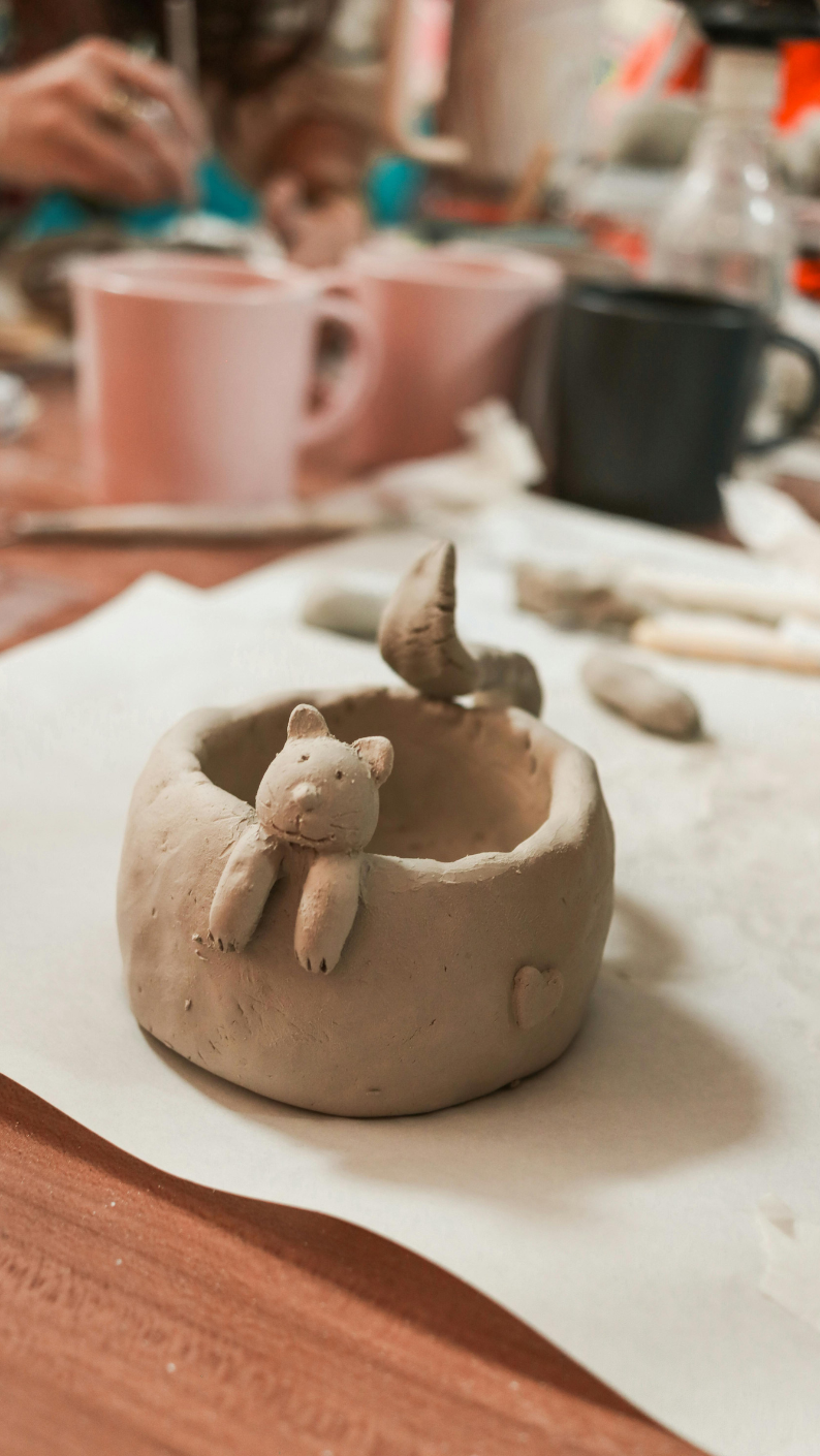 Atelier modeler et décorer sa céramique personnalisée - 21/11/26