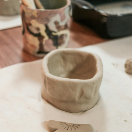 Atelier modeler et décorer sa céramique personnalisée - 21/11/26