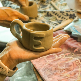 Atelier modeler et décorer sa céramique personnalisée - 21/11/26