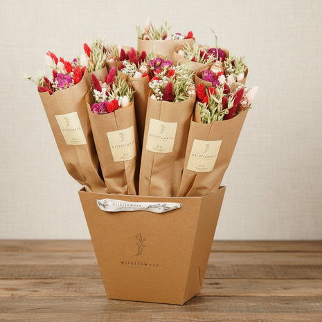 Bouquet de fleurs séchées rouge tendance