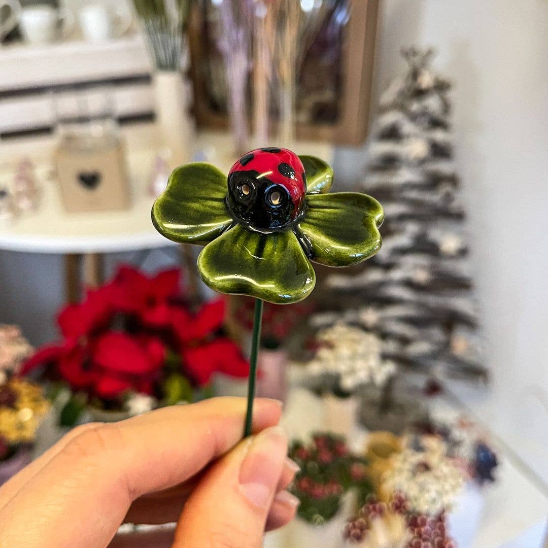 Coccinelle Porte-Bonheur sur Trèfle en Céramique