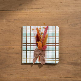 carte florale sur table en bois
