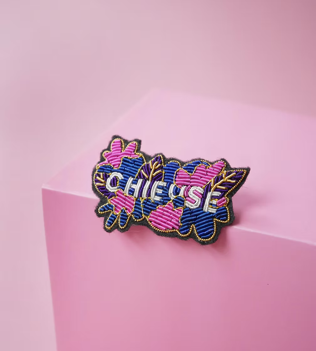 Broche Chieuse