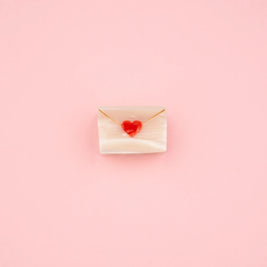 Mini pince lettre d'amour