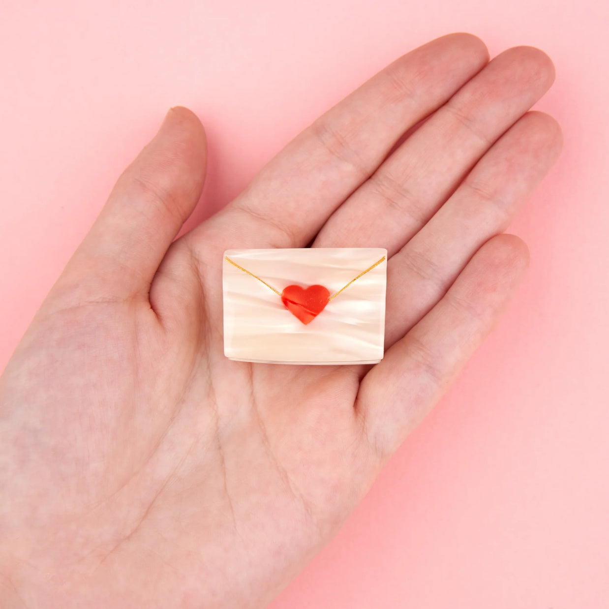 Mini pince lettre d'amour