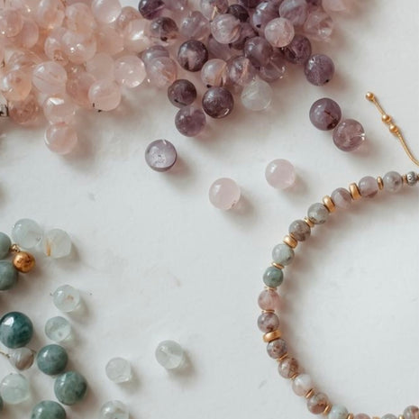 Atelier créer son bracelet de lithothérapie en pierres - Sur demande, privatisation.